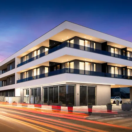 Fly - S2 - Mpolo Guest house 3*